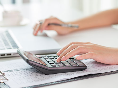 現(xiàn)在會(huì)計(jì)行業(yè)是不是發(fā)展的不好了？石家莊會(huì)計(jì)學(xué)校還有嗎？