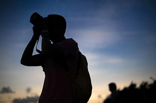 現(xiàn)在攝影行業(yè)發(fā)展怎么樣？北京攝影學(xué)校有哪些？