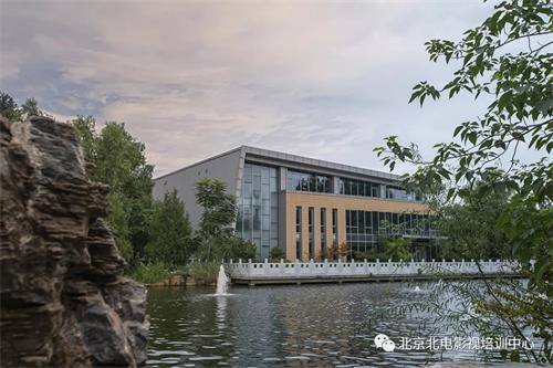 北京哪所學(xué)?？梢詫W(xué)習(xí)攝影專業(yè)？