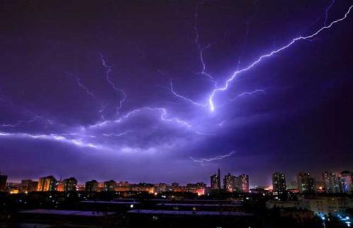 雷雨天氣如何用電？張家口文華電力中等職業(yè)學(xué)校