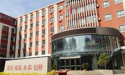 鄭州物流學(xué)校物流服務(wù)與管理專業(yè)怎么樣？是“3+2”大專嗎？