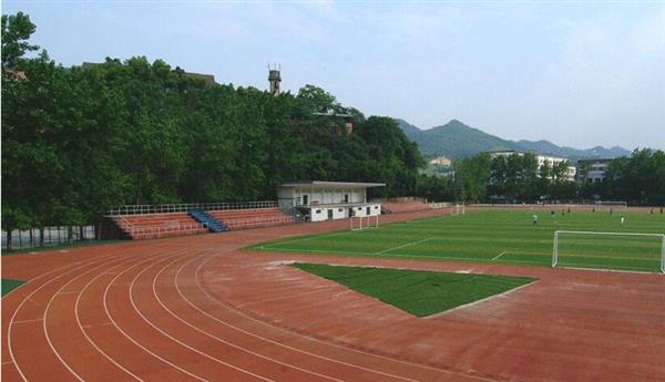 青島航空職業(yè)技術(shù)學(xué)校都開設(shè)了哪些航空服務(wù)專業(yè)？