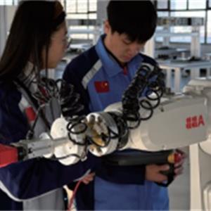 工業(yè)機(jī)器人應(yīng)用與維護(hù)（高級工）